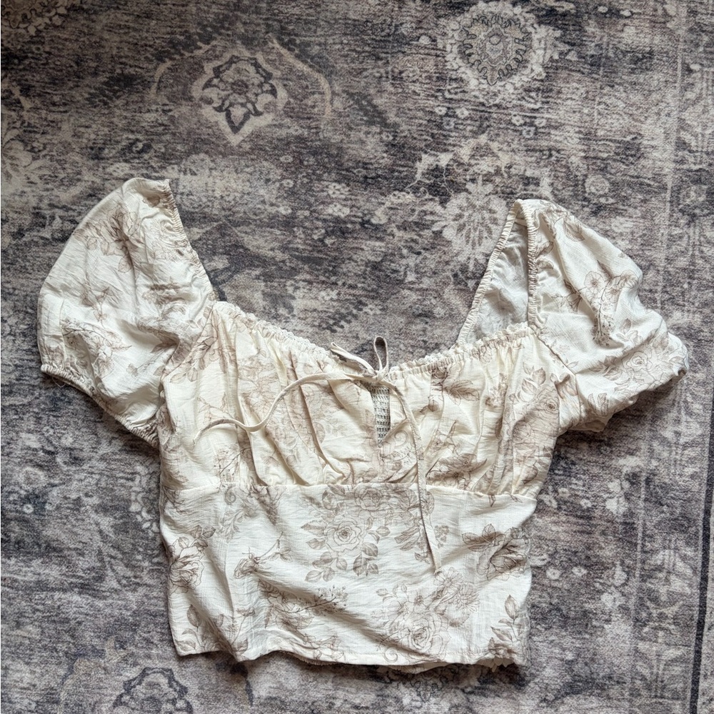 Love Tree Cream Floral Puff-Sleeve Crop Top